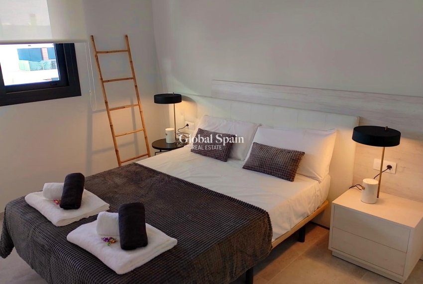 Revente - APPARTEMENT -
ORIHUELA - Inland