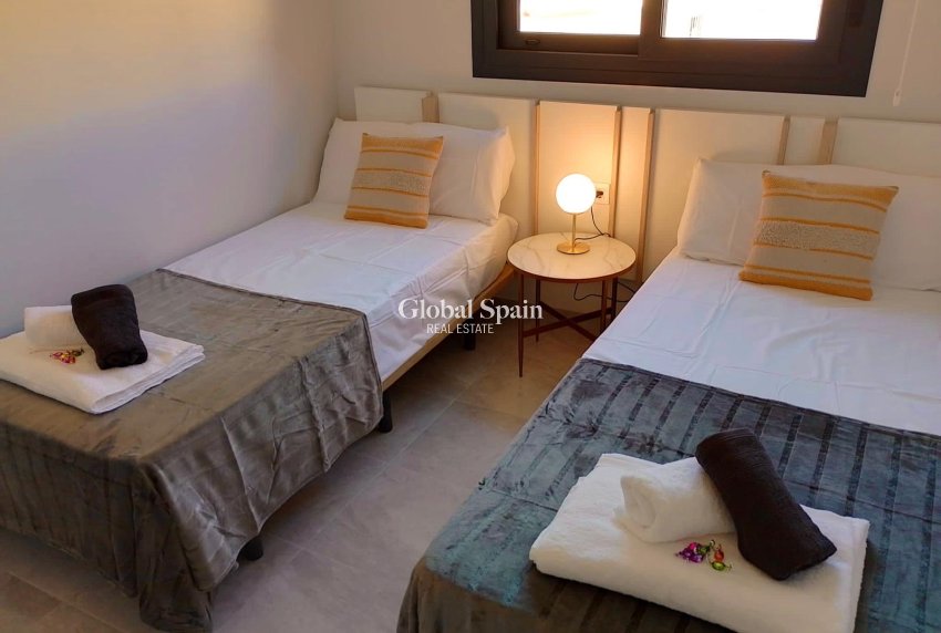 Revente - APPARTEMENT -
ORIHUELA - Inland