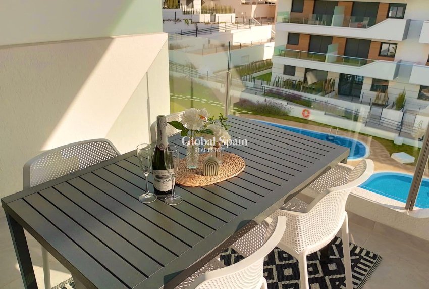 Revente - APPARTEMENT -
ORIHUELA - Inland
