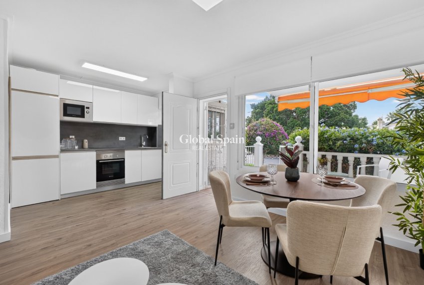 Revente - APPARTEMENT -
ORIHUELA - Inland