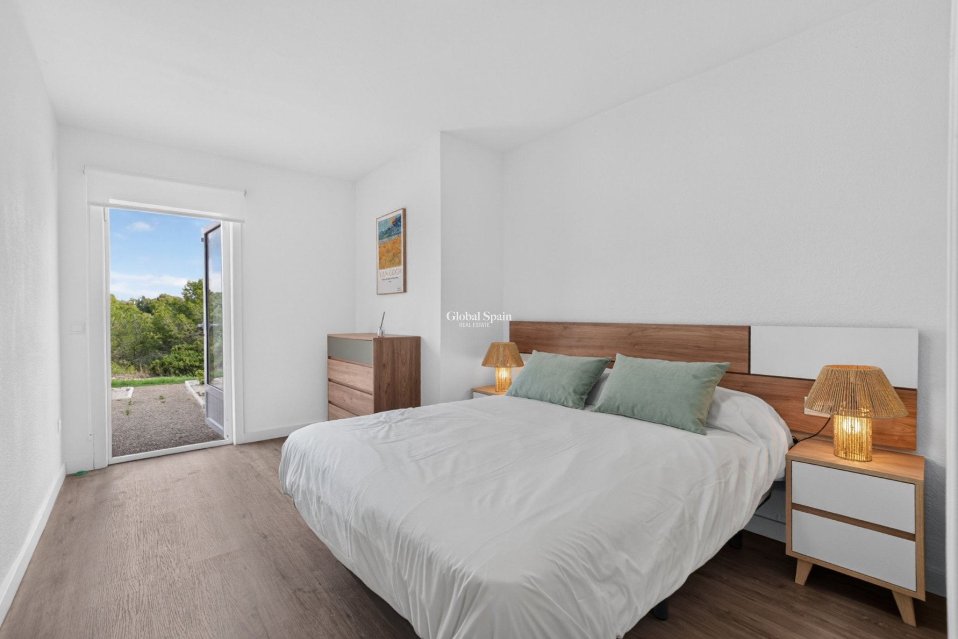 Revente - APPARTEMENT -
ORIHUELA - Inland