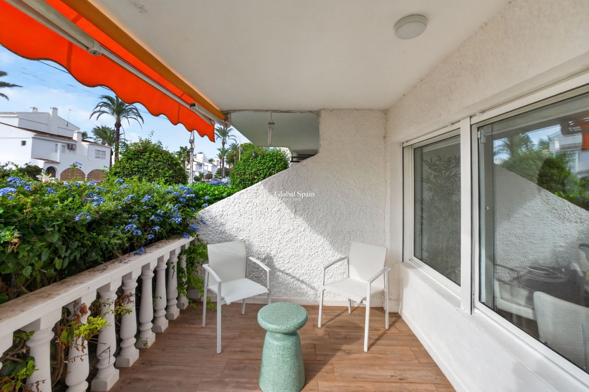 Revente - APPARTEMENT -
ORIHUELA - Inland