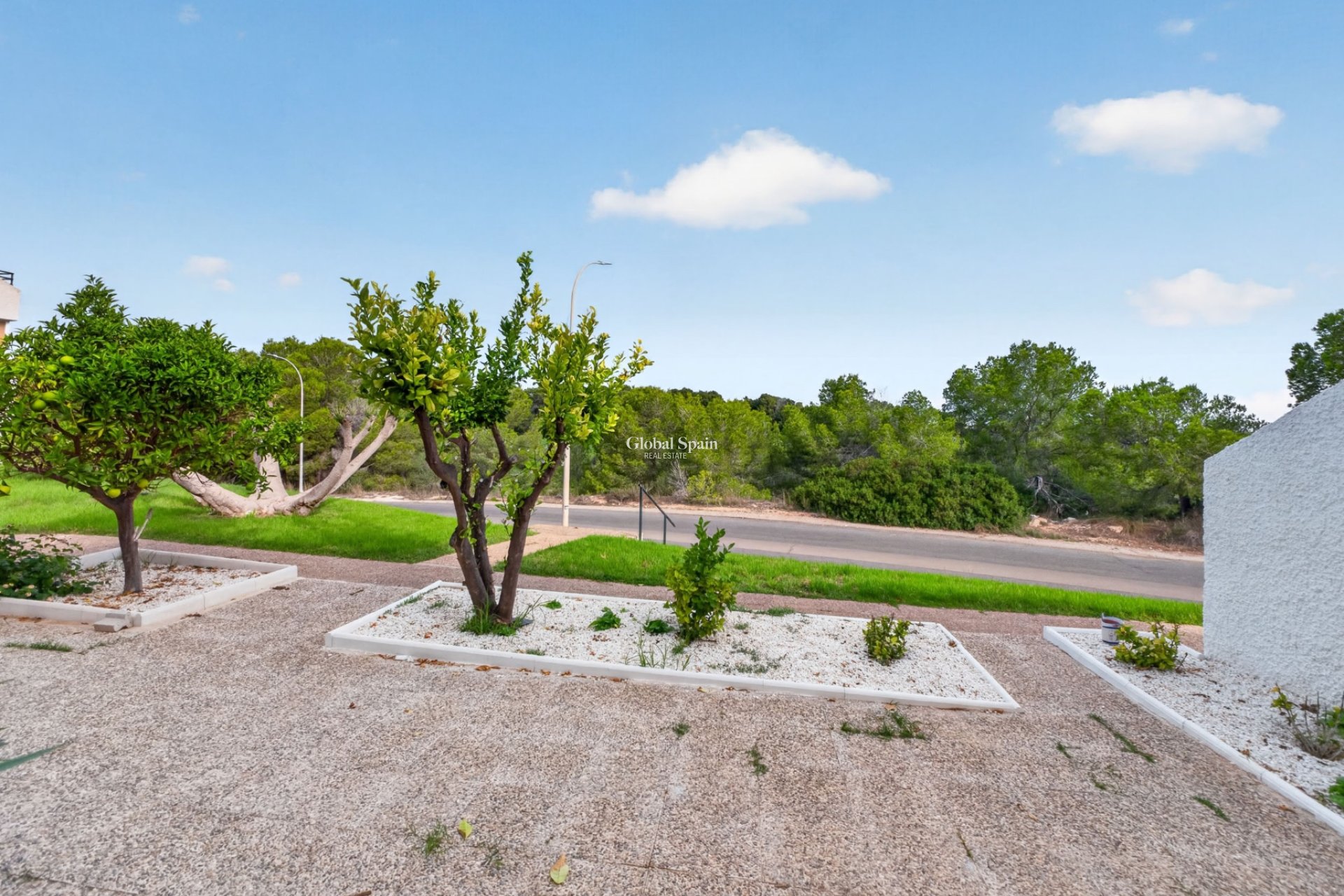 Revente - APPARTEMENT -
ORIHUELA - Inland