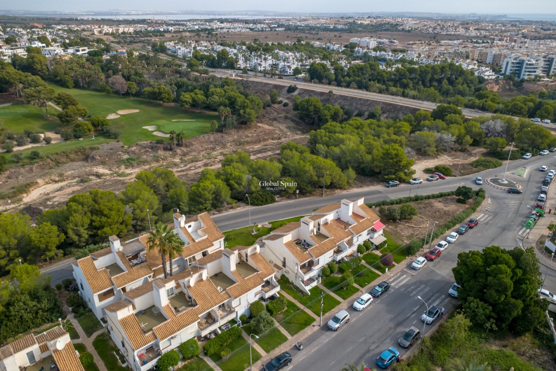 Revente - APPARTEMENT -
ORIHUELA - Inland