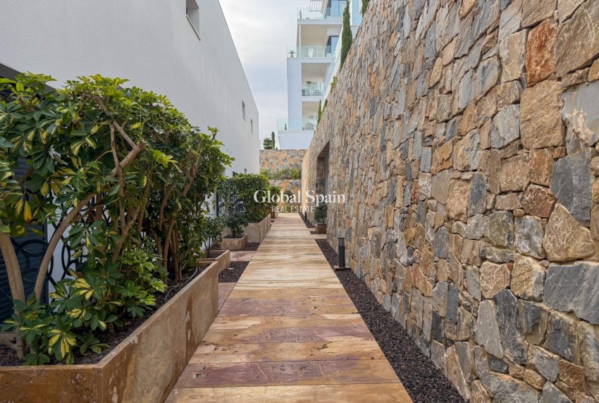 Revente - APPARTEMENT -
ORIHUELA - LAS COLINAS GOLF RESORT