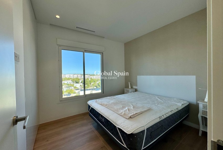 Revente - APPARTEMENT -
ORIHUELA - LAS COLINAS GOLF RESORT