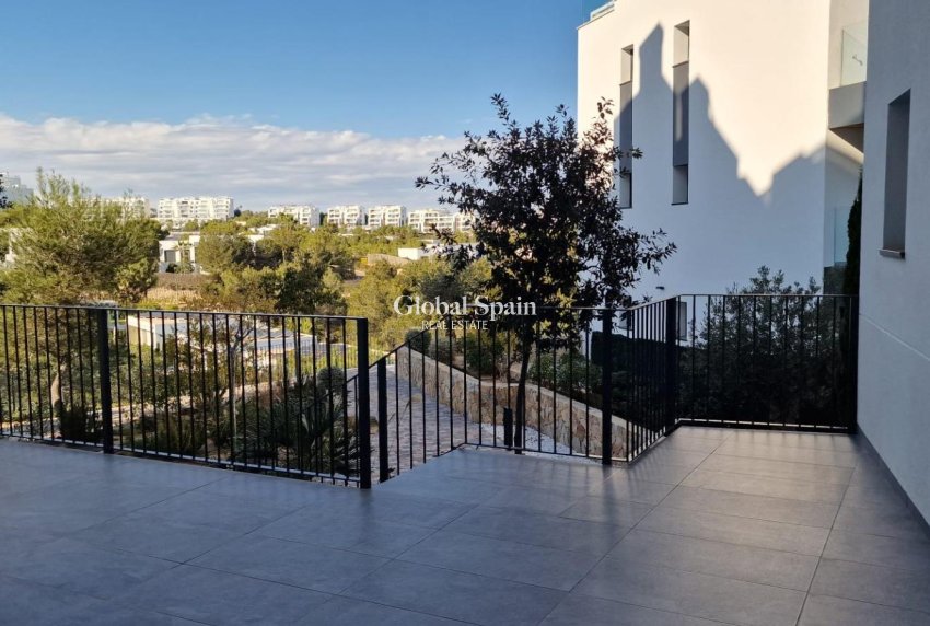 Revente - APPARTEMENT -
ORIHUELA - LAS COLINAS GOLF RESORT