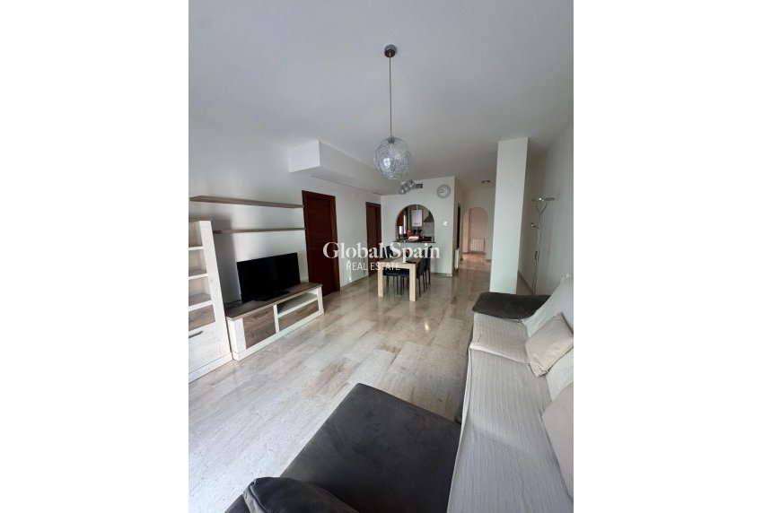 Revente - APPARTEMENT -
ORIHUELA - Orihuela Ciudad
