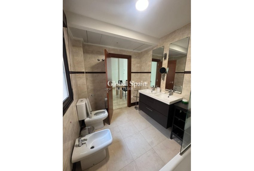 Revente - APPARTEMENT -
ORIHUELA - Orihuela Ciudad