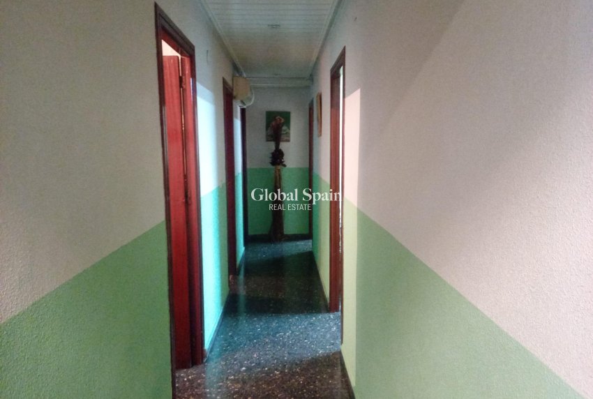 Revente - APPARTEMENT -
ORIHUELA - Orihuela Ciudad