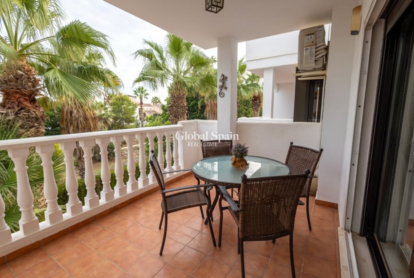 Revente - APPARTEMENT -
ORIHUELA - Orihuela Costa