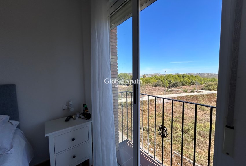 Revente - APPARTEMENT -
ORIHUELA - Torremendo