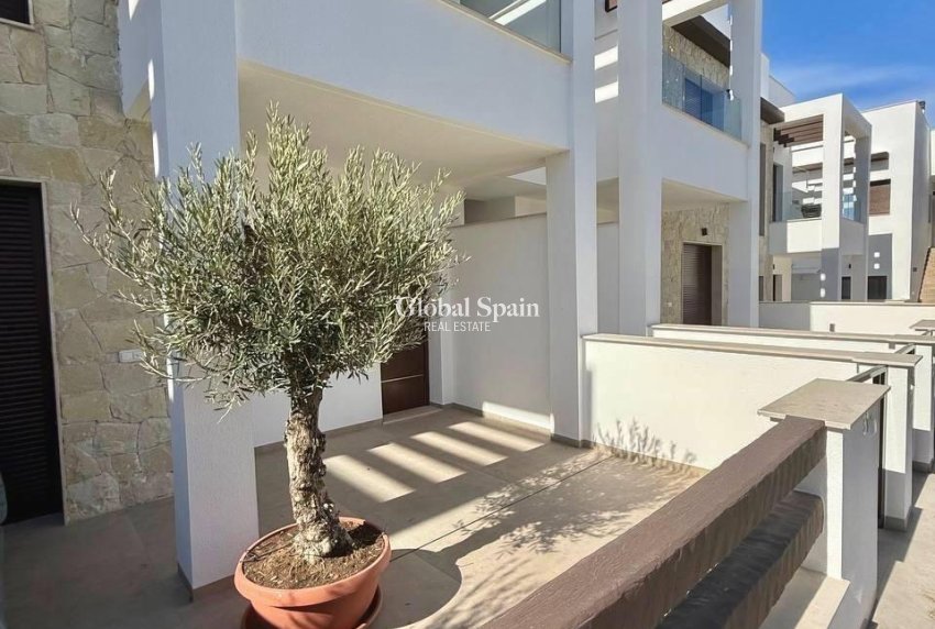 Revente - APPARTEMENT -
ORIHUELA - Urbanización Perla del Mar