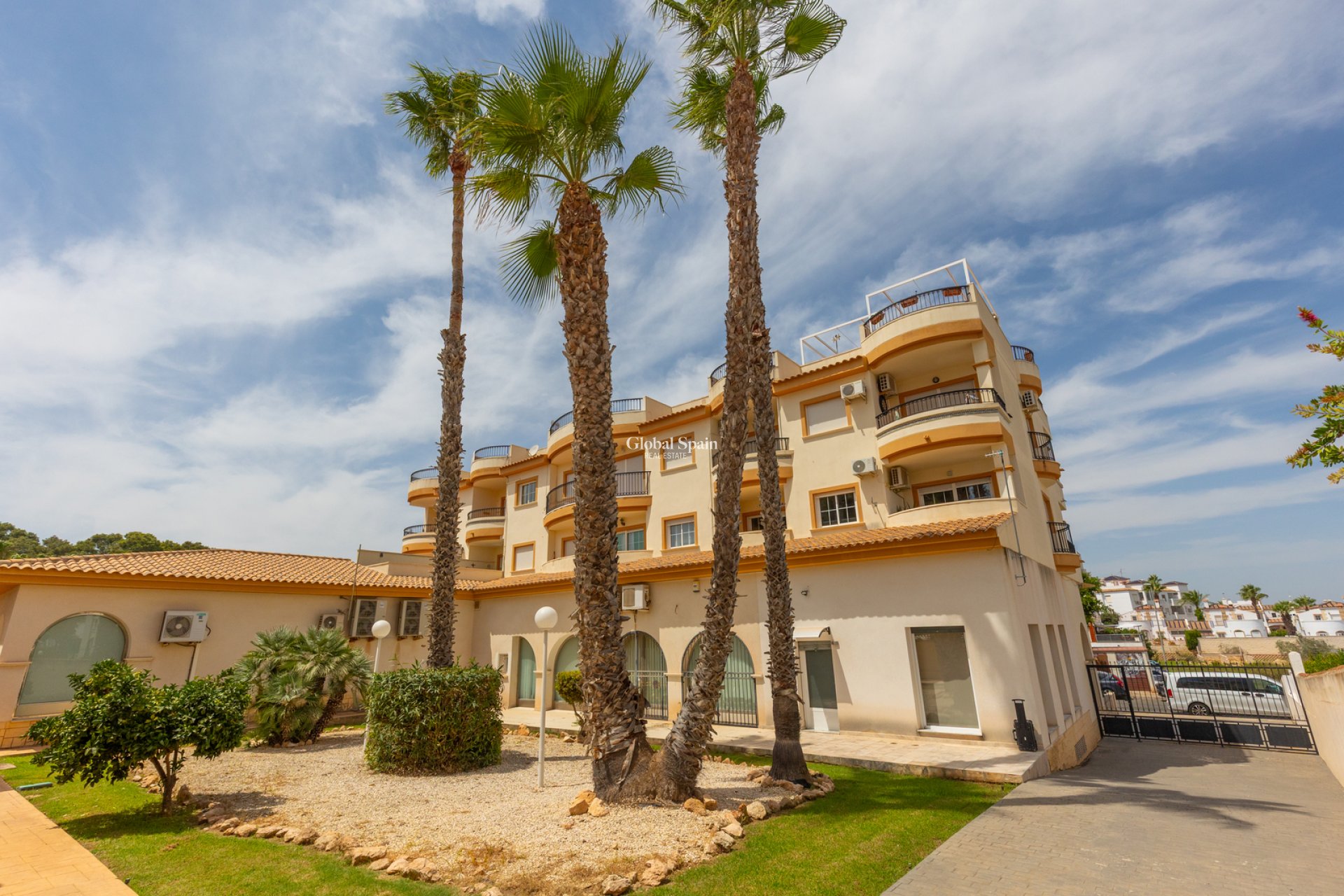 Revente - APPARTEMENT -
ORIHUELA - VILLAMARTÍN