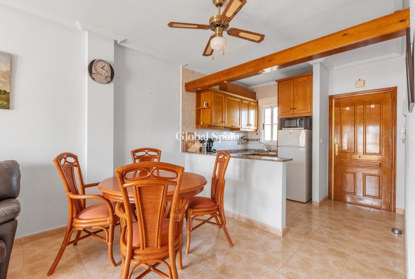 Revente - APPARTEMENT -
ORIHUELA - VILLAMARTÍN