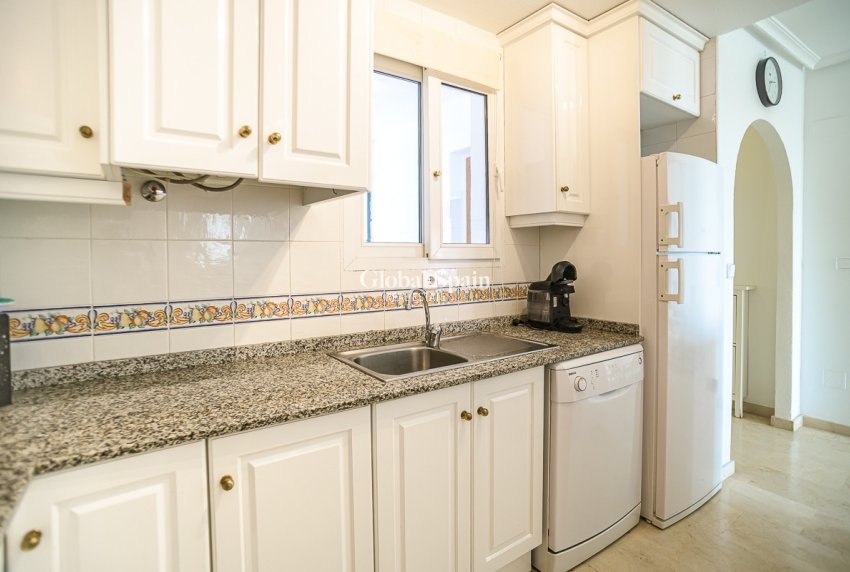 Revente - Appartement -
ORIHUELA - VILLAMARTÍN