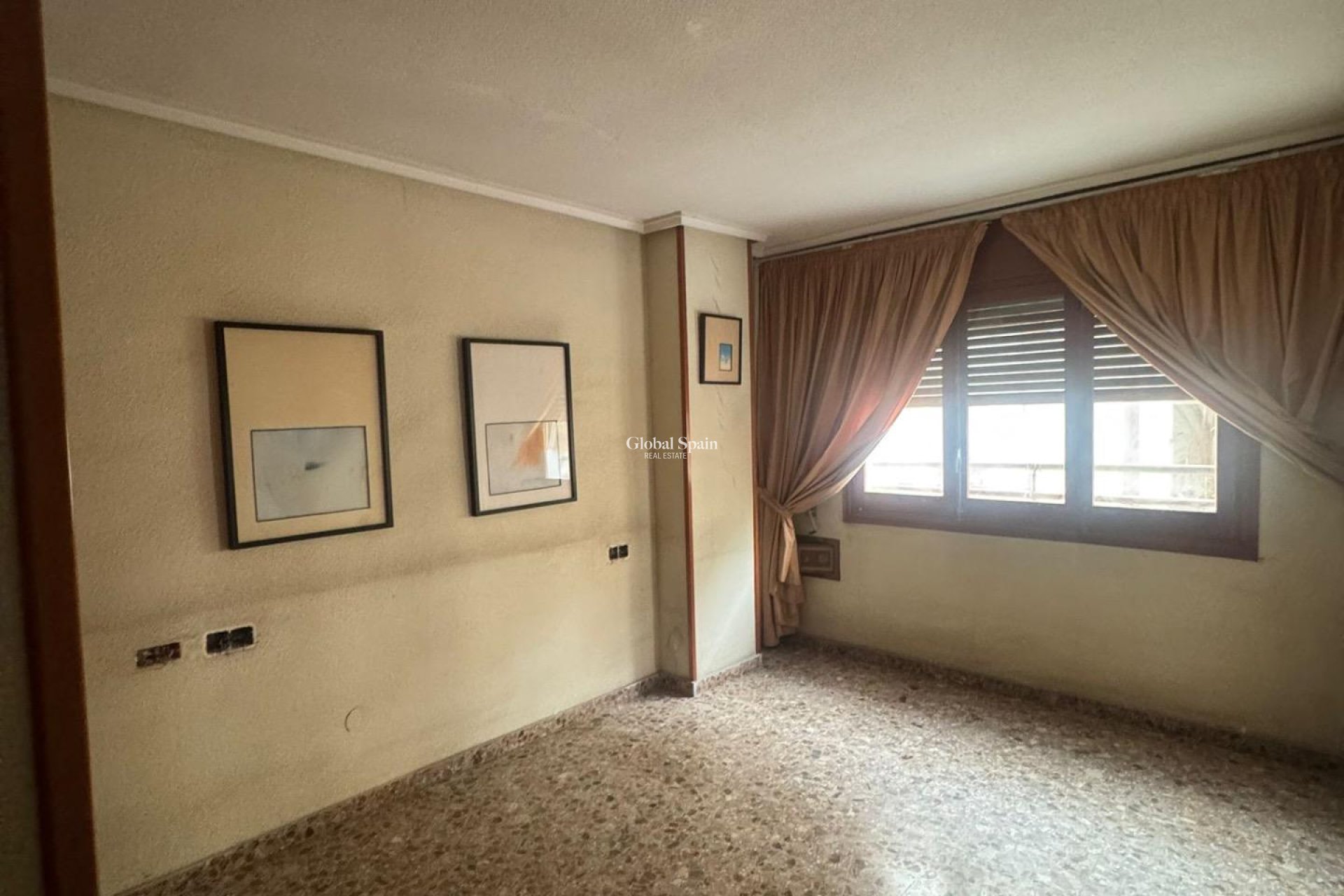 Revente - APPARTEMENT -
ORIHUELA - Zona Centro