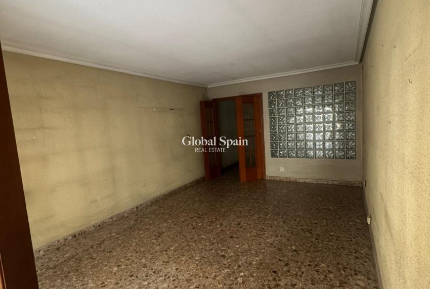 Revente - APPARTEMENT -
ORIHUELA - Zona Centro