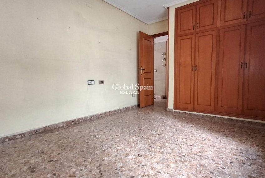 Revente - APPARTEMENT -
ORIHUELA - Zona Centro