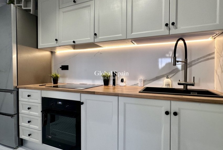 Revente - Appartement -
ORIHUELA