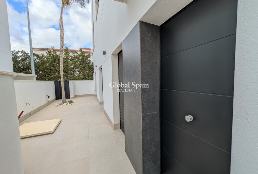 Revente - APPARTEMENT -
PILAR DE LA HORADADA - Costa Blanca