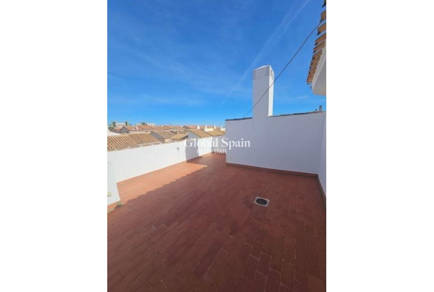Revente - APPARTEMENT -
PILAR DE LA HORADADA - Costa Blanca