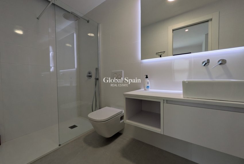 Revente - APPARTEMENT -
PILAR DE LA HORADADA - Costa Blanca