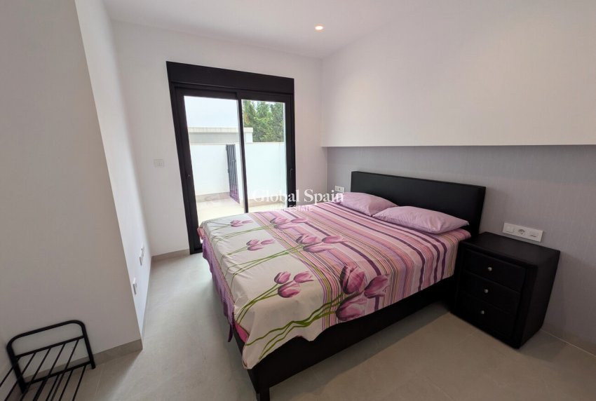 Revente - APPARTEMENT -
PILAR DE LA HORADADA - Costa Blanca