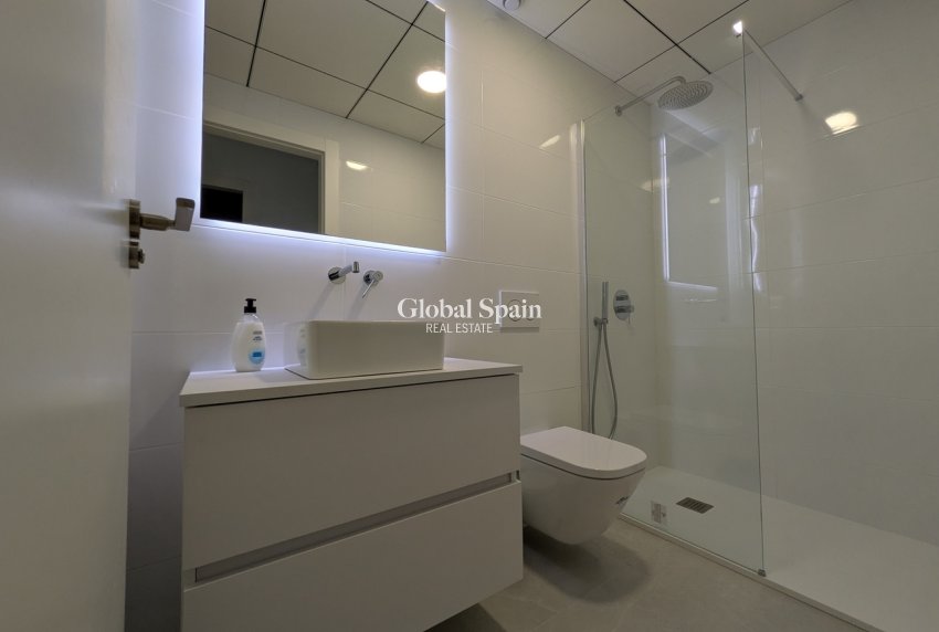 Revente - APPARTEMENT -
PILAR DE LA HORADADA - Costa Blanca