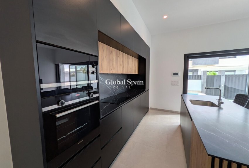 Revente - APPARTEMENT -
PILAR DE LA HORADADA - Costa Blanca