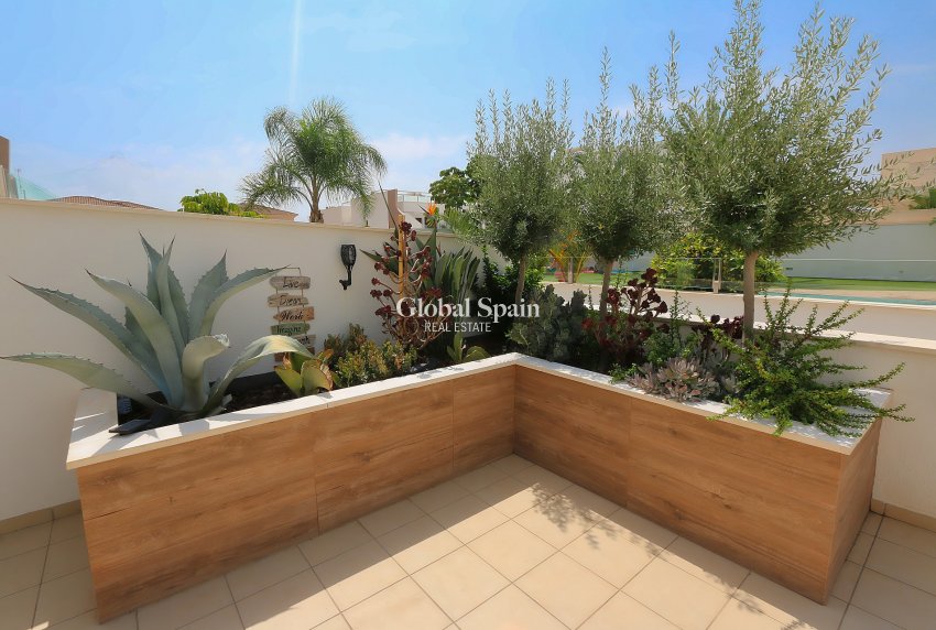 Revente - APPARTEMENT -
PILAR DE LA HORADADA - Costa Blanca
