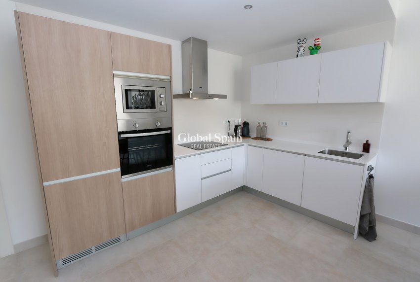 Revente - APPARTEMENT -
PILAR DE LA HORADADA - Costa Blanca