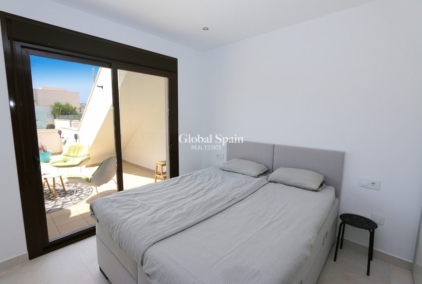 Revente - APPARTEMENT -
PILAR DE LA HORADADA - Costa Blanca