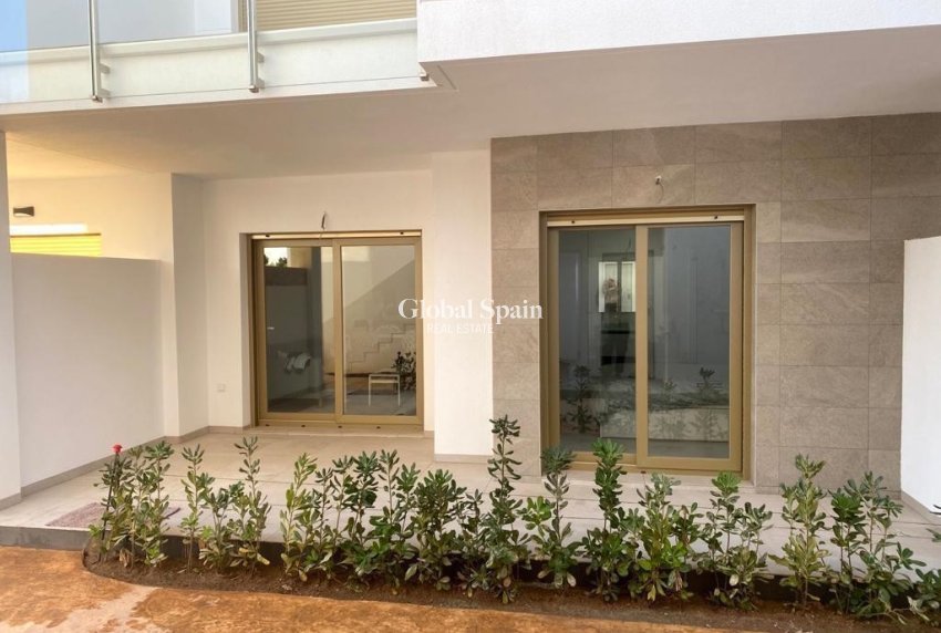 Revente - APPARTEMENT -
PILAR DE LA HORADADA - Costa Blanca