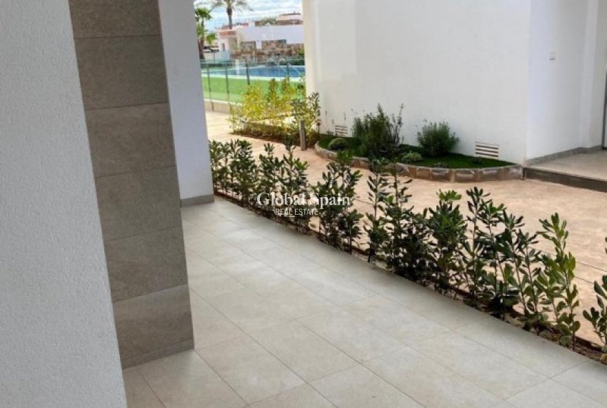 Revente - APPARTEMENT -
PILAR DE LA HORADADA - Costa Blanca