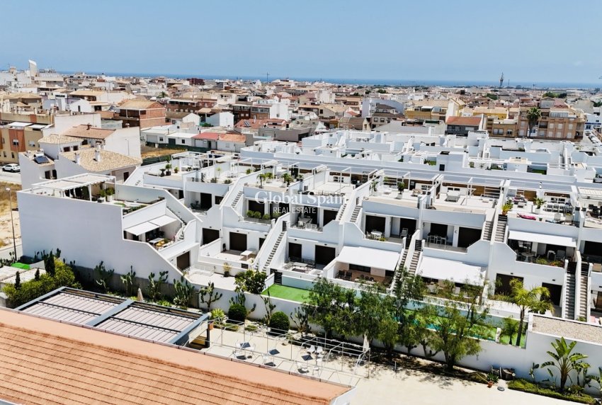 Revente - APPARTEMENT -
PILAR DE LA HORADADA - Costa Blanca