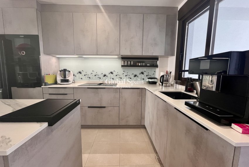 Revente - APPARTEMENT -
PILAR DE LA HORADADA - Costa Blanca