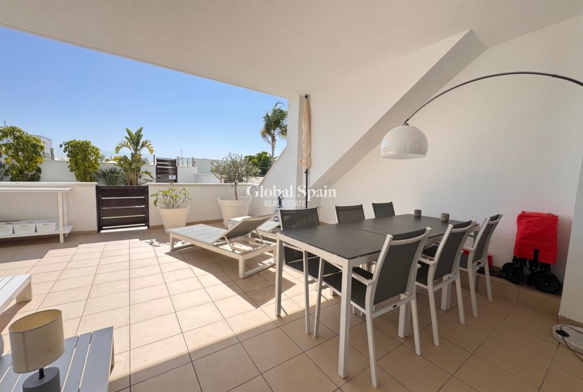 Revente - APPARTEMENT -
PILAR DE LA HORADADA - Costa Blanca