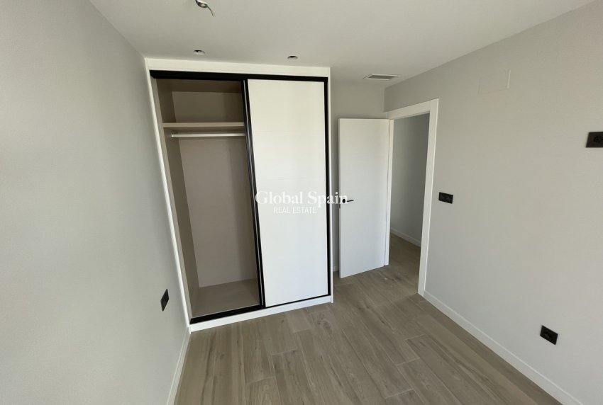 Revente - APPARTEMENT -
PILAR DE LA HORADADA - Costa Blanca