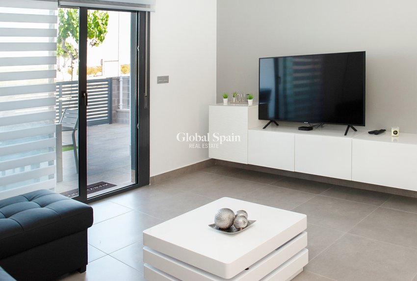 Revente - APPARTEMENT -
PILAR DE LA HORADADA - Costa Blanca