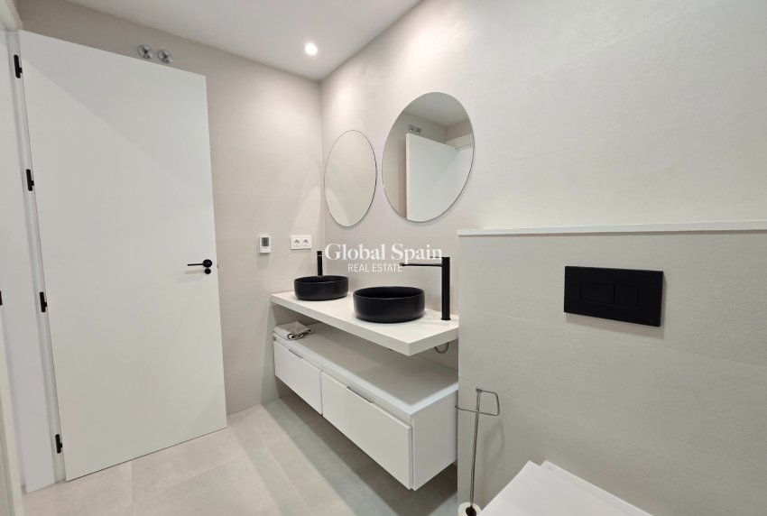 Revente - APPARTEMENT -
PILAR DE LA HORADADA - Costa Blanca