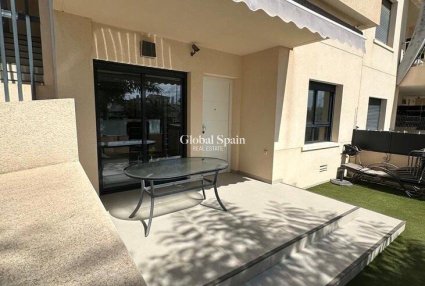 Revente - APPARTEMENT -
PILAR DE LA HORADADA - Costa Blanca