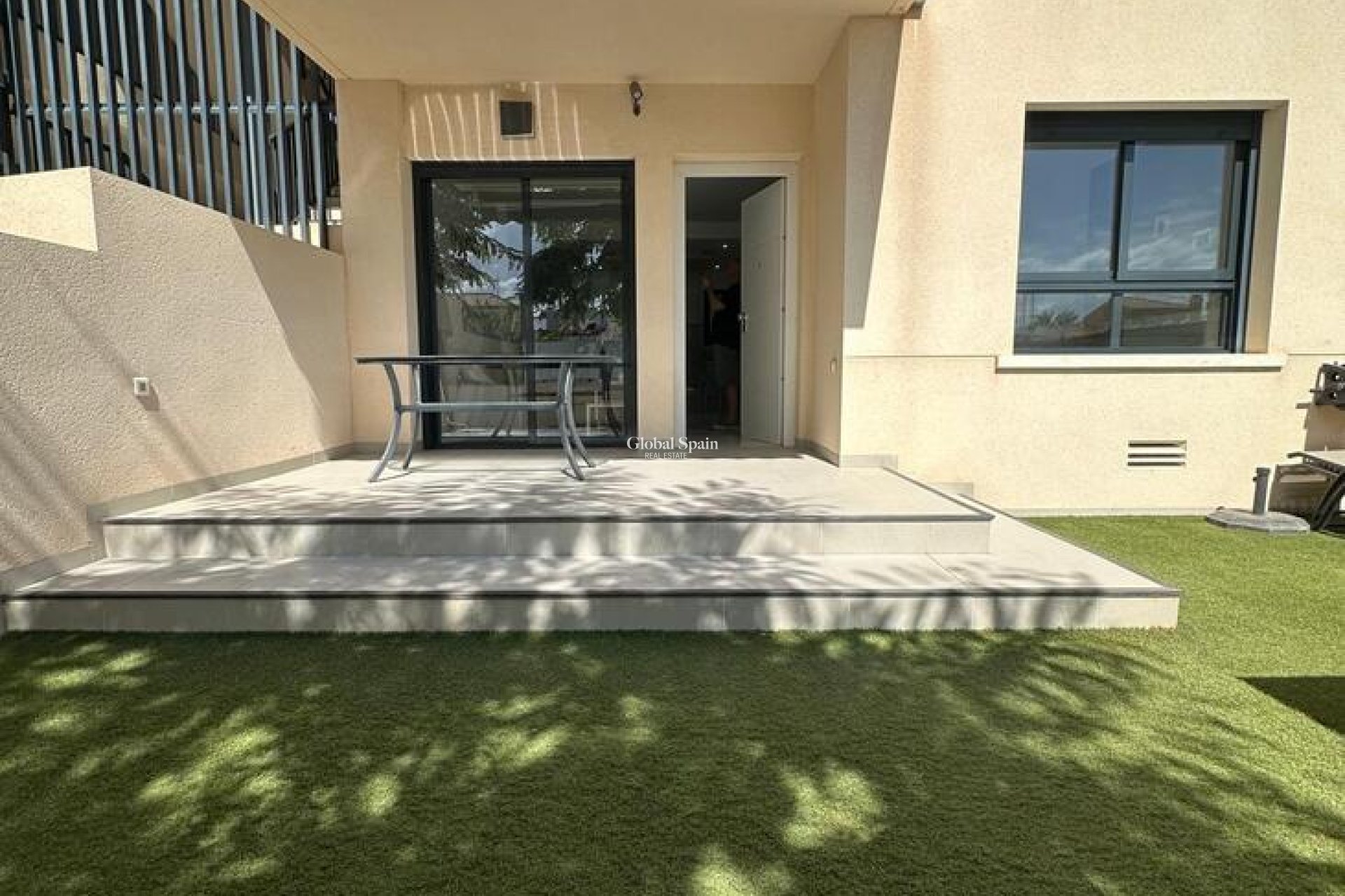 Revente - APPARTEMENT -
PILAR DE LA HORADADA - Costa Blanca