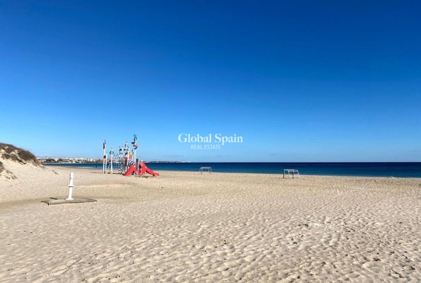 Revente - APPARTEMENT -
PILAR DE LA HORADADA - Costa Blanca