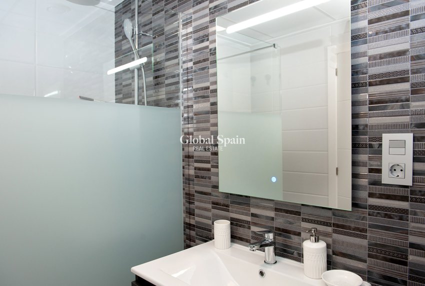 Revente - APPARTEMENT -
PILAR DE LA HORADADA - Costa Blanca