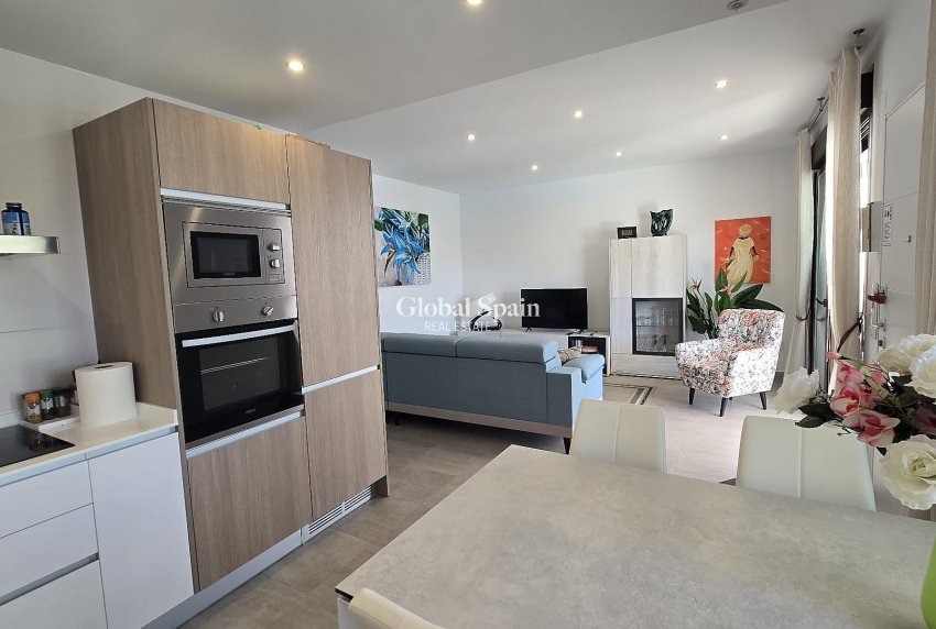 Revente - APPARTEMENT -
PILAR DE LA HORADADA - Costa Blanca