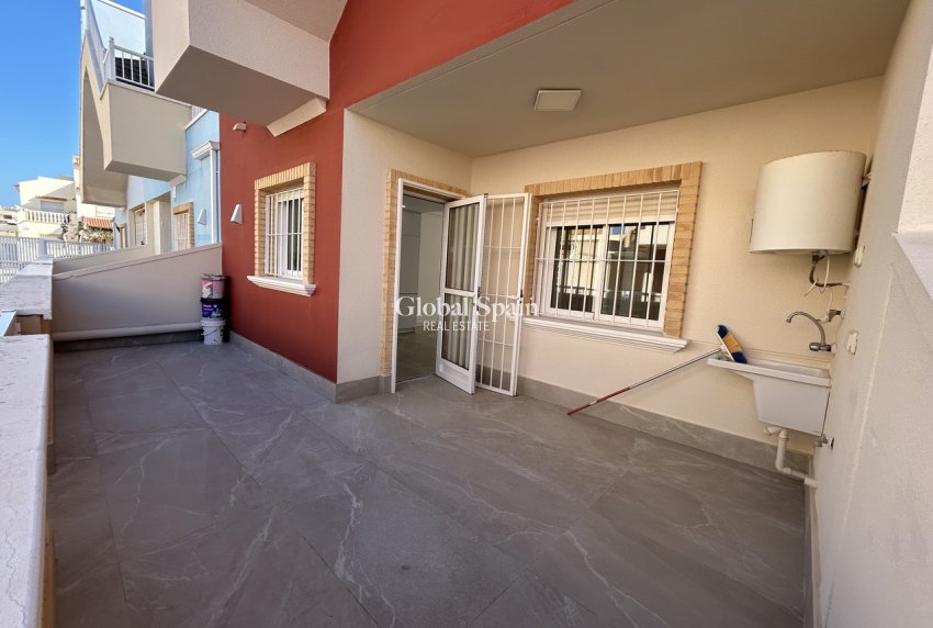 Revente - APPARTEMENT -
PILAR DE LA HORADADA - Costa Blanca