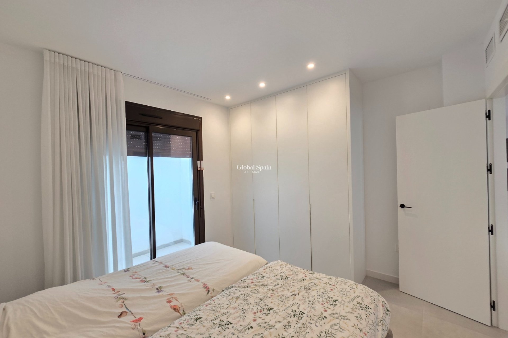 Revente - APPARTEMENT -
PILAR DE LA HORADADA - Costa Blanca