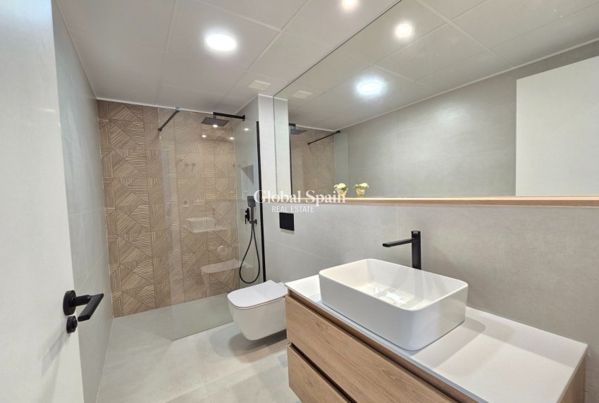 Revente - APPARTEMENT -
PILAR DE LA HORADADA - Costa Blanca