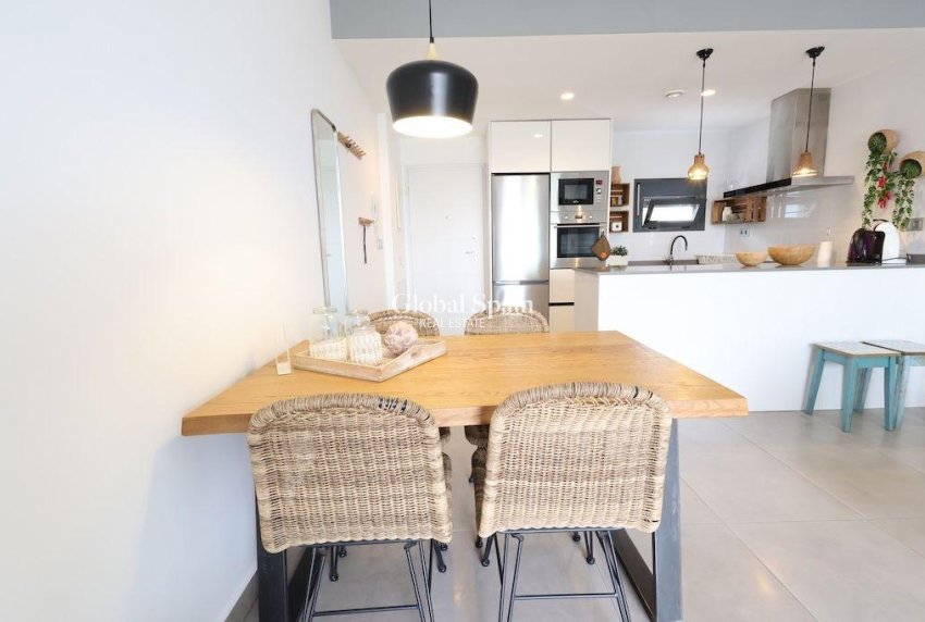 Revente - APPARTEMENT -
PILAR DE LA HORADADA - Costa Blanca